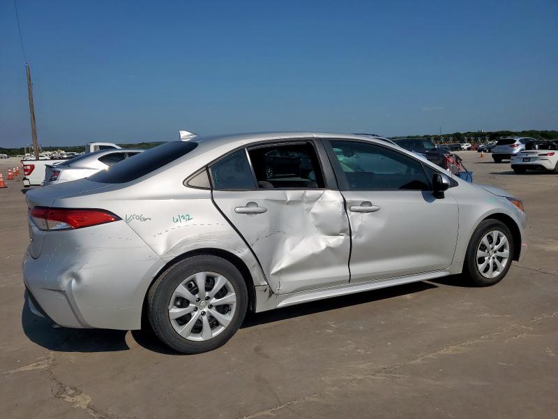 5YFEPMAE6NP390845 - 2022 TOYOTA COROLLA LE 银色 照片 3