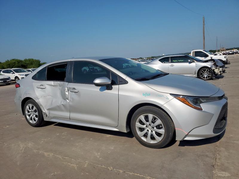 5YFEPMAE6NP390845 - 2022 TOYOTA COROLLA LE 银色 照片 4