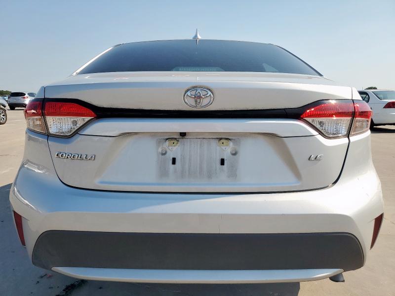 5YFEPMAE6NP390845 - 2022 TOYOTA COROLLA LE 银色 照片 6