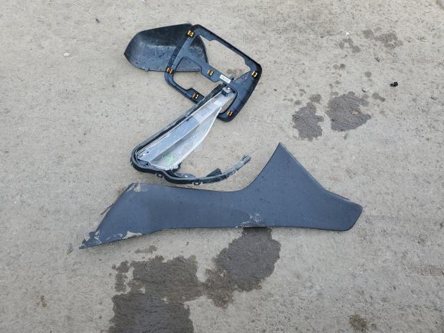 1GCGTBEN9J1237135 - 2018 CHEVROLET COLORADO WHITE photo 12