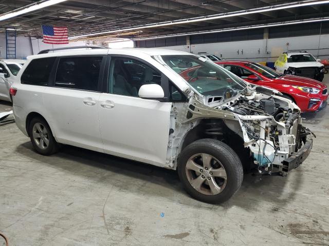 5TDKK3DC7FS622223 - 2015 TOYOTA SIENNA LE WHITE photo 4