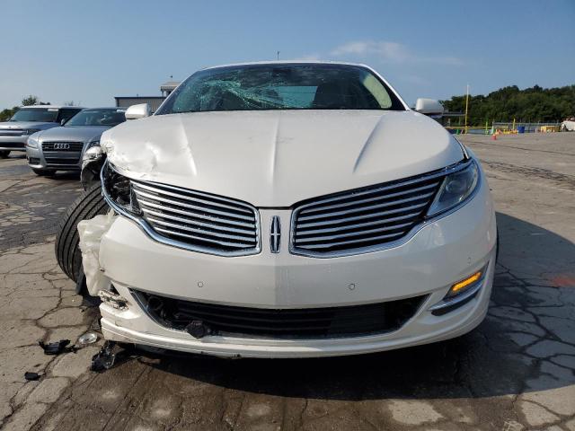 3LN6L2LU5FR607236 - 2015 LINCOLN MKZ HYBRID თეთრი ფოტო 5