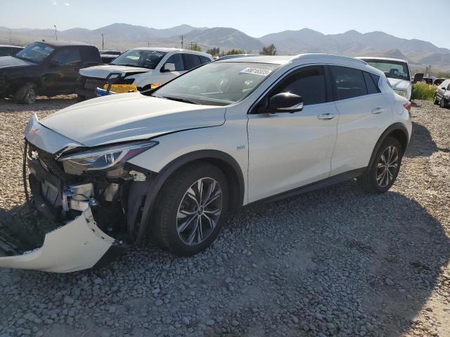SJKCH5CR2JA043115 - 2018 INFINITI QX30 BASE WHITE photo 1