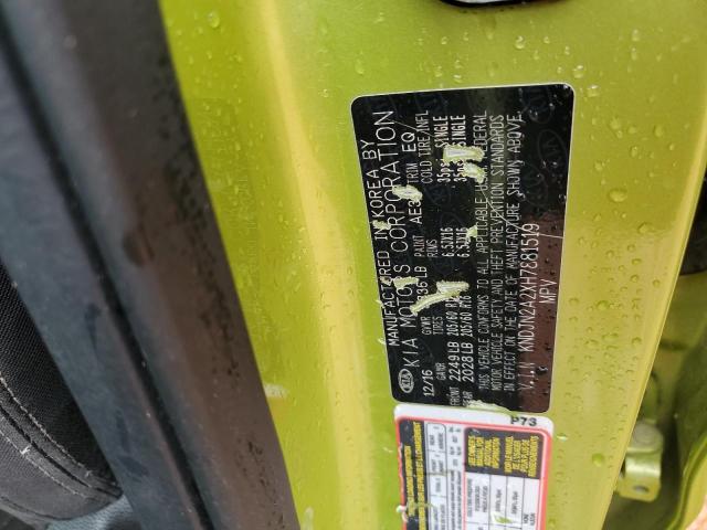 KNDJN2A2XH7881519 - 2017 KIA SOUL GREEN photo 12