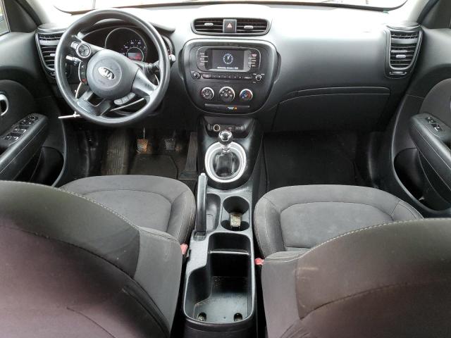 KNDJN2A2XH7881519 - 2017 KIA SOUL GREEN photo 8