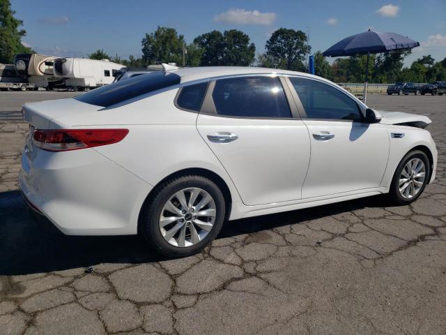 5XXGT4L37JG259085 - 2018 KIA OPTIMA LX თეთრი ფოტო 3