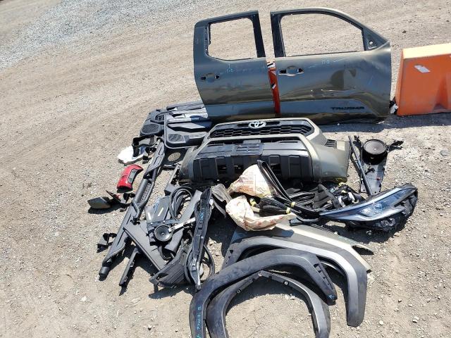 3TMLB5JNXSM095844 - 2025 TOYOTA TACOMA DOUBLE CAB GREEN photo 12