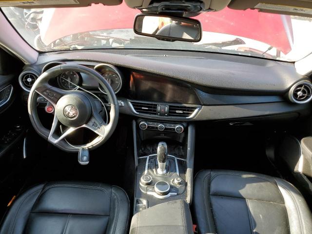 ZARFAEBN6J7567809 - 2018 ALFA ROMEO GIULIA RED photo 8