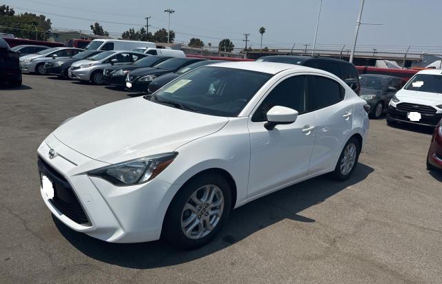 3MYDLBZV7GY134444 - 2016 TOYOTA SCION IA WHITE photo 2