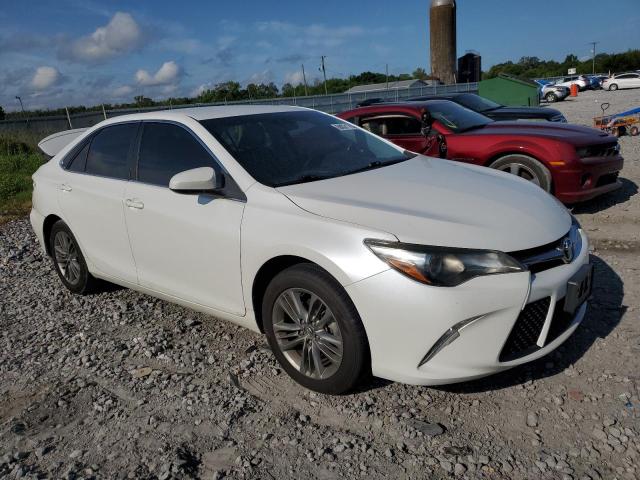 4T1BF1FK6GU167922 - 2016 TOYOTA CAMRY LE 白色 照片 4