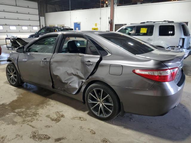 4T1BF1FK6GU548010 - 2016 TOYOTA CAMRY LE GRAY photo 2