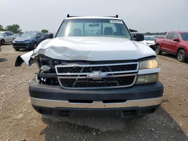 1GCHC24U86E106100 - 2006 CHEVROLET SILVERADO C2500 HEAVY DUTY WHITE photo 5