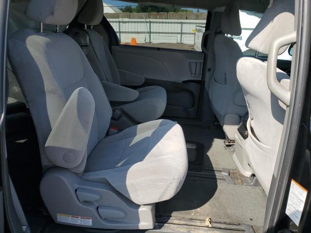 5TDKK3DCXGS722995 - 2016 TOYOTA SIENNA LE BLACK photo 11