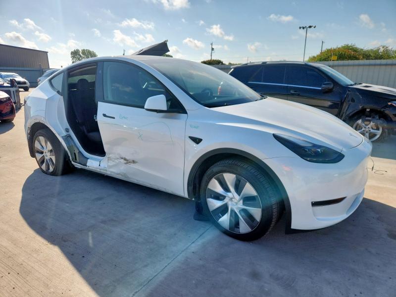 7SAYGDEE2RA275913 - 2024 TESLA MODEL Y Ақ фото 4