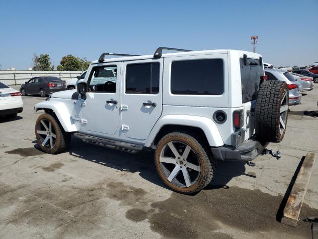 1C4BJWEG2HL507538 - 2017 JEEP WRANGLER U SAHARA WHITE photo 2