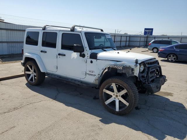 1C4BJWEG2HL507538 - 2017 JEEP WRANGLER U SAHARA WHITE photo 4
