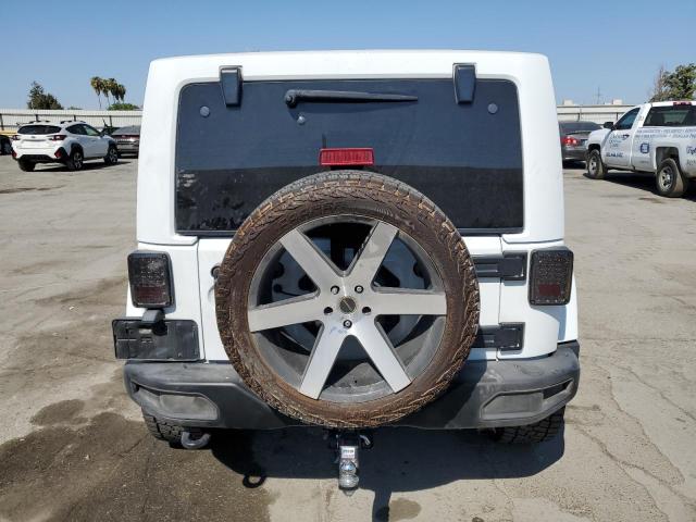 1C4BJWEG2HL507538 - 2017 JEEP WRANGLER U SAHARA WHITE photo 6