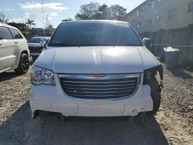 2C4RC1CG7GR303905 - 2016 CHRYSLER TOWN & COU TOURING L WHITE photo 5