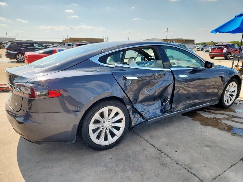 5YJSA1E16HF214601 - 2017 TESLA MODEL S Сірий фото 3