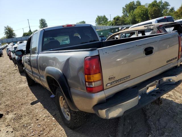 1GCFC29T1YZ140639 - 2000 CHEVROLET SILVERADO C2500 SILVER photo 2