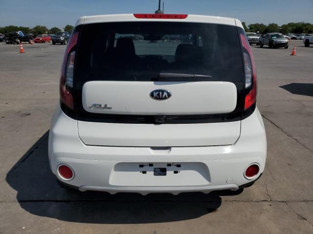 KNDJP3A56K7631714 - 2019 KIA SOUL + WHITE photo 6