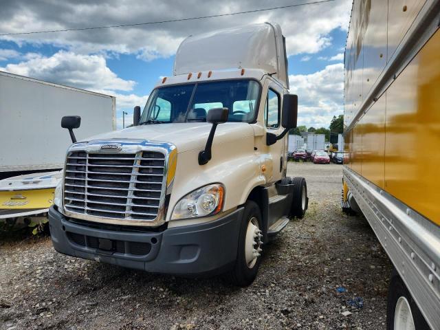 1FUBGEDV0GLHC5766 - 2016 FREIGHTLINER CASCADIA 1 თეთრი ფოტო 2