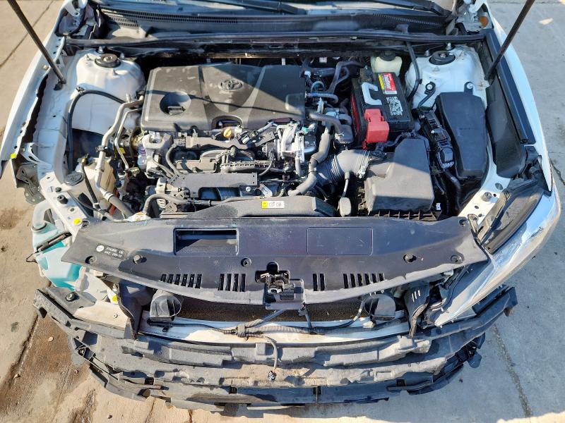 4T1B11HK7JU025582 - 2018 TOYOTA CAMRY L WHITE photo 11