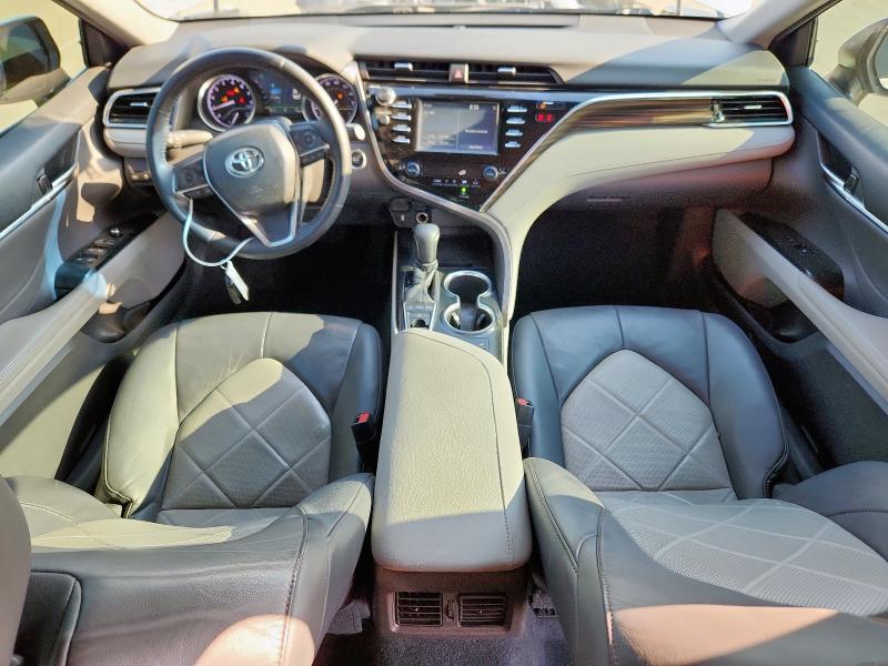 4T1B11HK7JU025582 - 2018 TOYOTA CAMRY L WHITE photo 8