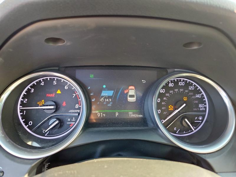 4T1B11HK7JU025582 - 2018 TOYOTA CAMRY L WHITE photo 9