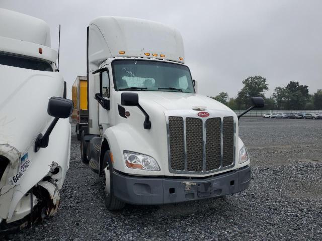 2018 PETERBILT TRACTOR 579, null