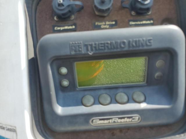 1UYVS2533FM390710 - 2015 UTILITY VS2RA WHITE photo 8