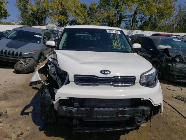 KNDJP3A51J7539215 - 2018 KIA SOUL + WHITE photo 5