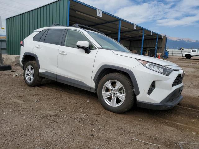 JTMW1RFVXLD048438 - 2020 TOYOTA RAV4 XLE WHITE photo 4