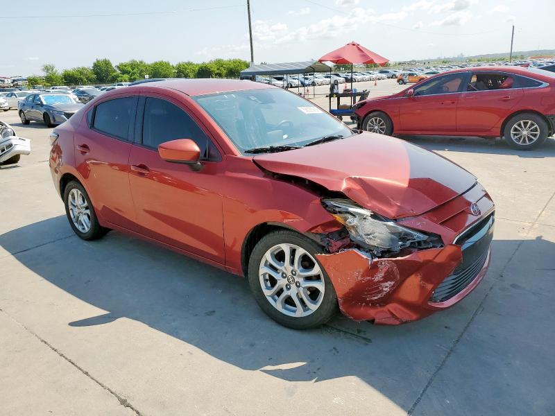 3MYDLBZV2GY144962 - 2016 TOYOTA SCION IA RED photo 4