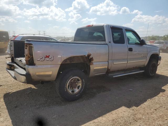 1GCHK29U26E209296 - 2006 CHEVROLET SILVERADO K2500 HEAVY DUTY SILVER photo 3