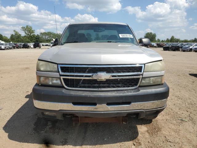 1GCHK29U26E209296 - 2006 CHEVROLET SILVERADO K2500 HEAVY DUTY SILVER photo 5