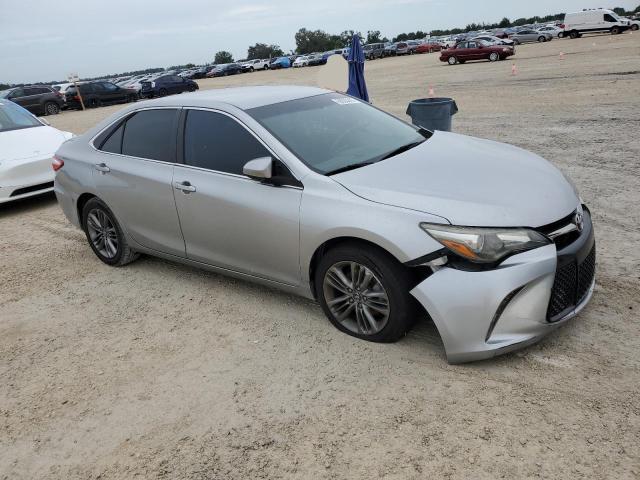 4T1BF1FK1HU620281 - 2017 TOYOTA CAMRY LE/X LE SILVER photo 4