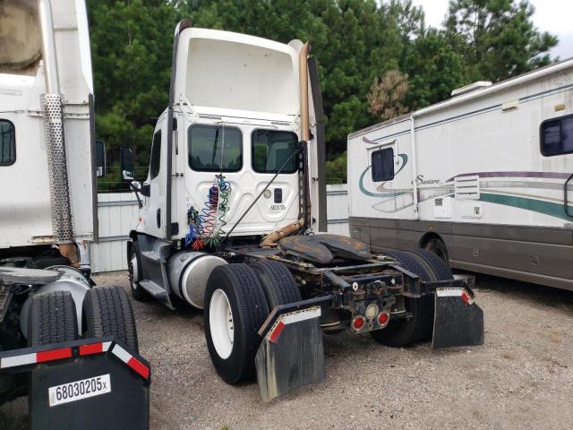 1FUBGEDV2GLHC5655 - 2016 FREIGHTLINER CASCADIA 1 WHITE photo 3