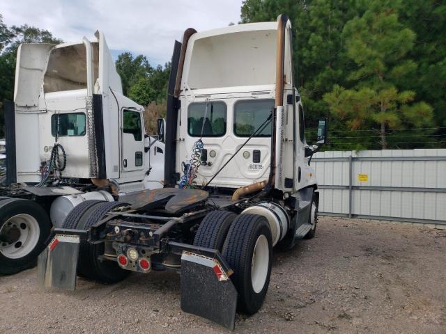 1FUBGEDV2GLHC5655 - 2016 FREIGHTLINER CASCADIA 1 WHITE photo 4