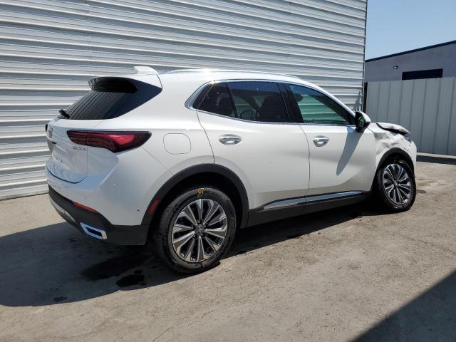 LRBFZME4XRD044546 - 2024 BUICK ENVISION PREFERRED WHITE photo 3