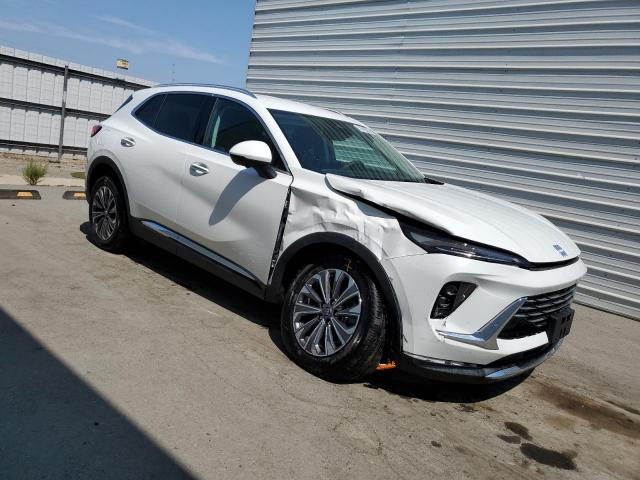 LRBFZME4XRD044546 - 2024 BUICK ENVISION PREFERRED WHITE photo 4