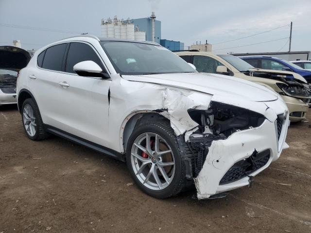 ZASPAKBN0K7C31322 - 2019 ALFA ROMEO STELVIO TI WHITE photo 4