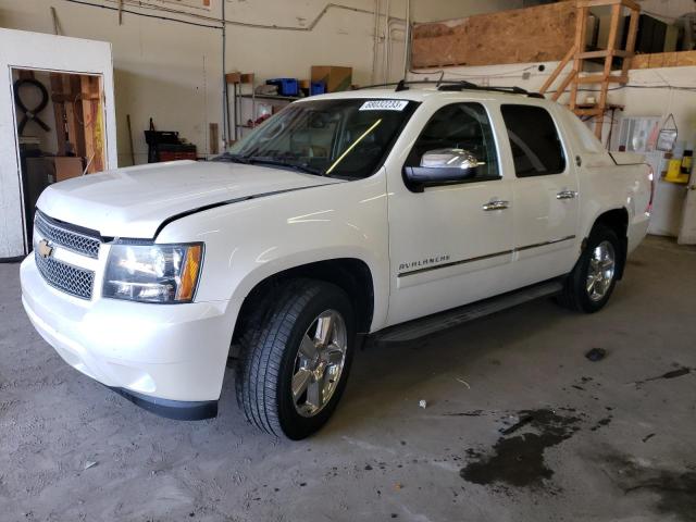 3GNTKGE77DG284760 - 2013 CHEVROLET AVALANCHE LTZ WHITE photo 1