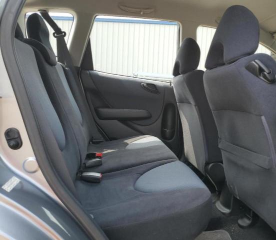 JHMGD38657S047342 - 2007 HONDA FIT S SILVER photo 10