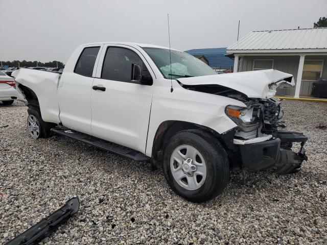 5TFRM5F18JX129881 - 2018 TOYOTA TUNDRA DOUBLE CAB SR/SR5 WHITE photo 4