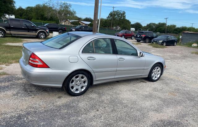 WDBRF64J45F585289 - 2005 MERCEDES-BENZ C 320 SILVER photo 4