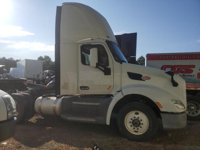 2016 PETERBILT TRACTOR 579, null