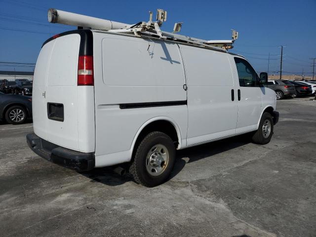 1GCWGFCAXE1209700 - 2014 CHEVROLET EXPRESS G2 WHITE photo 3