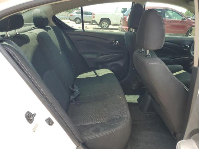 3N1CN7AP0JL860703 - 2018 NISSAN VERSA S Biały zdjęcie 10