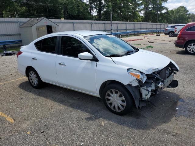 3N1CN7AP0JL860703 - 2018 NISSAN VERSA S Biały zdjęcie 4